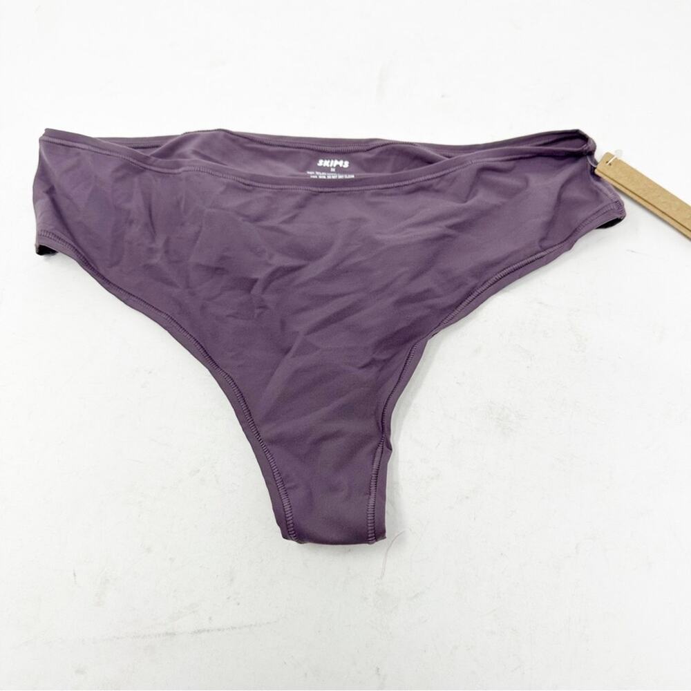 SKIMS Fits Everybody Thong Plum NWT in Size 3X